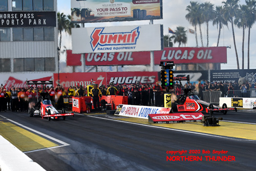 TF - Doug Kalitta (near lane) vs 
Steve Torrence (far lane)